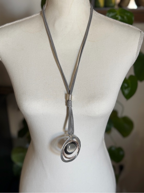 Vintage Jewelry - Vintage Silver & Grey Layered Floating Rings Moonstone Pendant Necklace